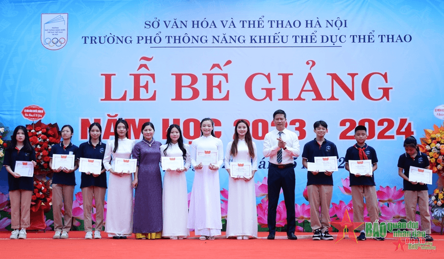 Tự hào dưới mái trường Phổ thông Năng khiếu Thể dục thể thao Hà Nội
