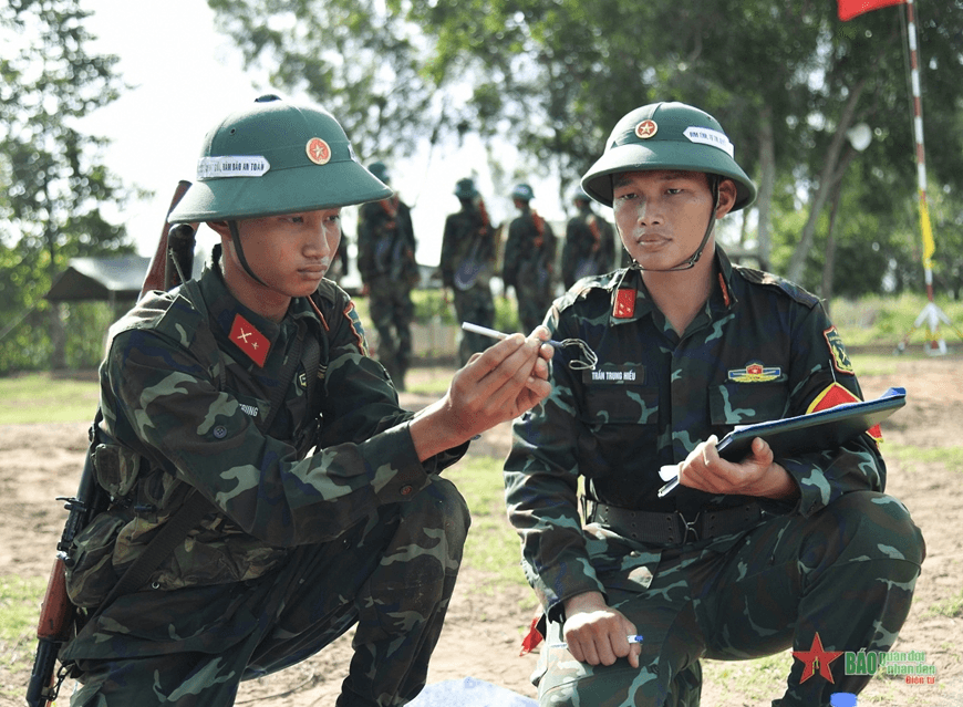 Hoa điểm mười ở “tám chín hai”