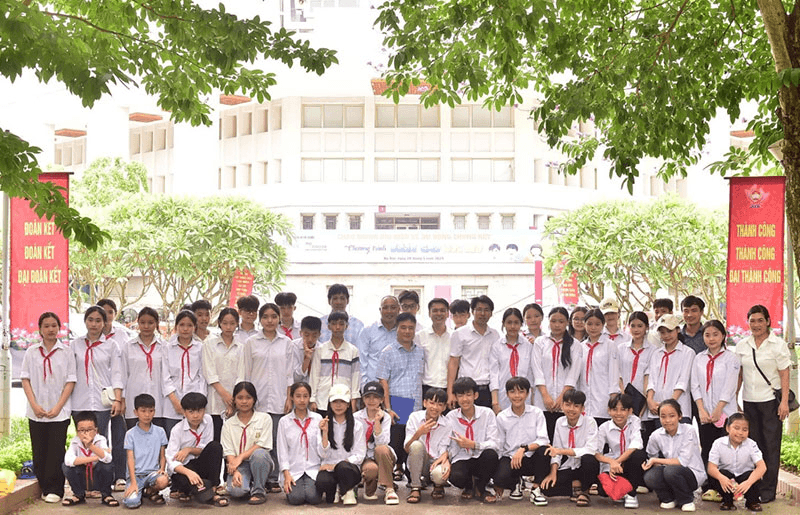 Người “truyền lửa” học lịch sử cho học sinh