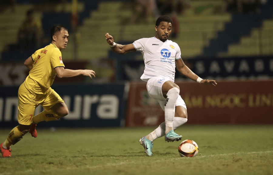 Rafaelson gánh cả đội bóng thành Nam