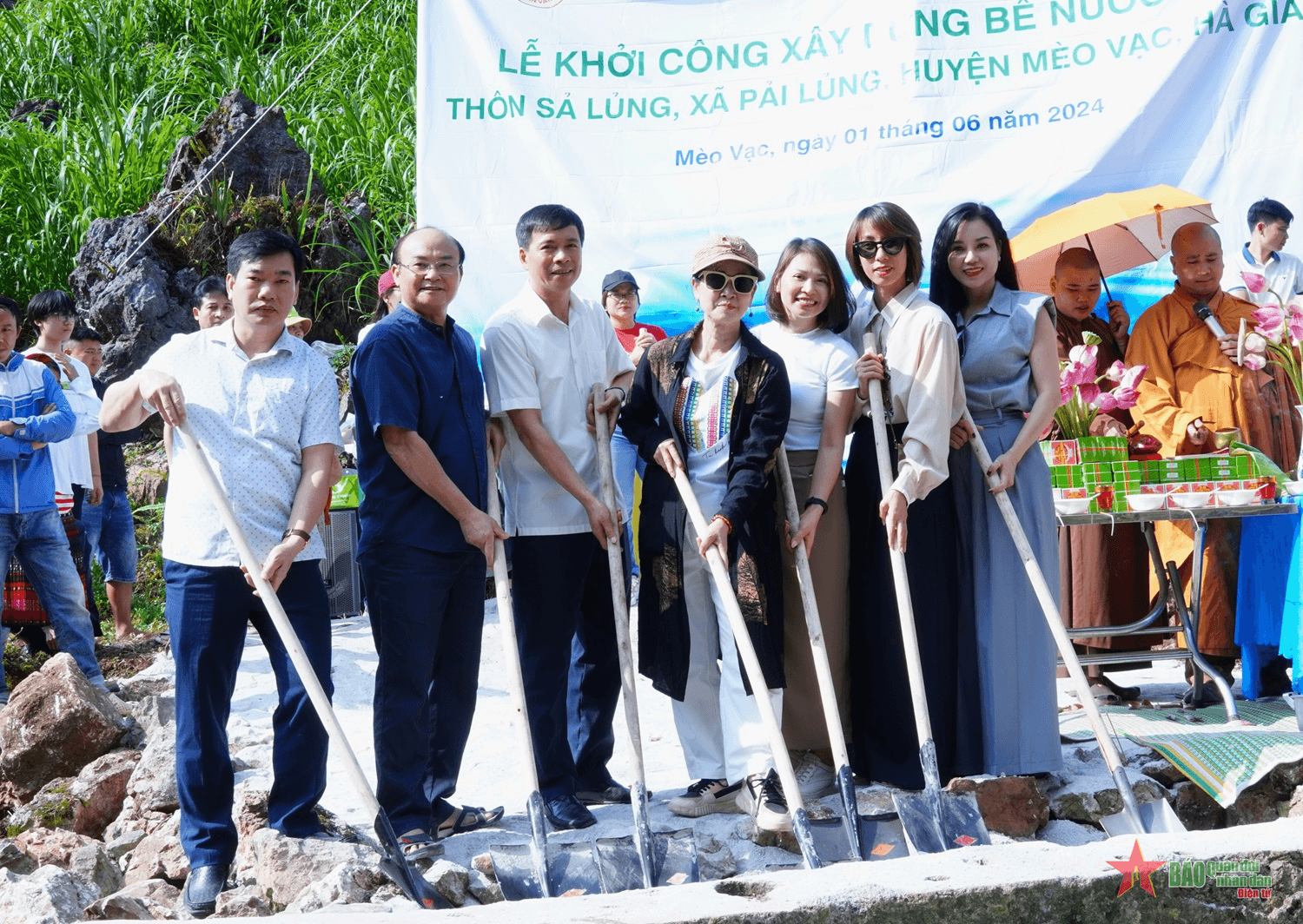 Khởi công xây dựng bể nước sạch tặng bà con vùng cao Hà Giang