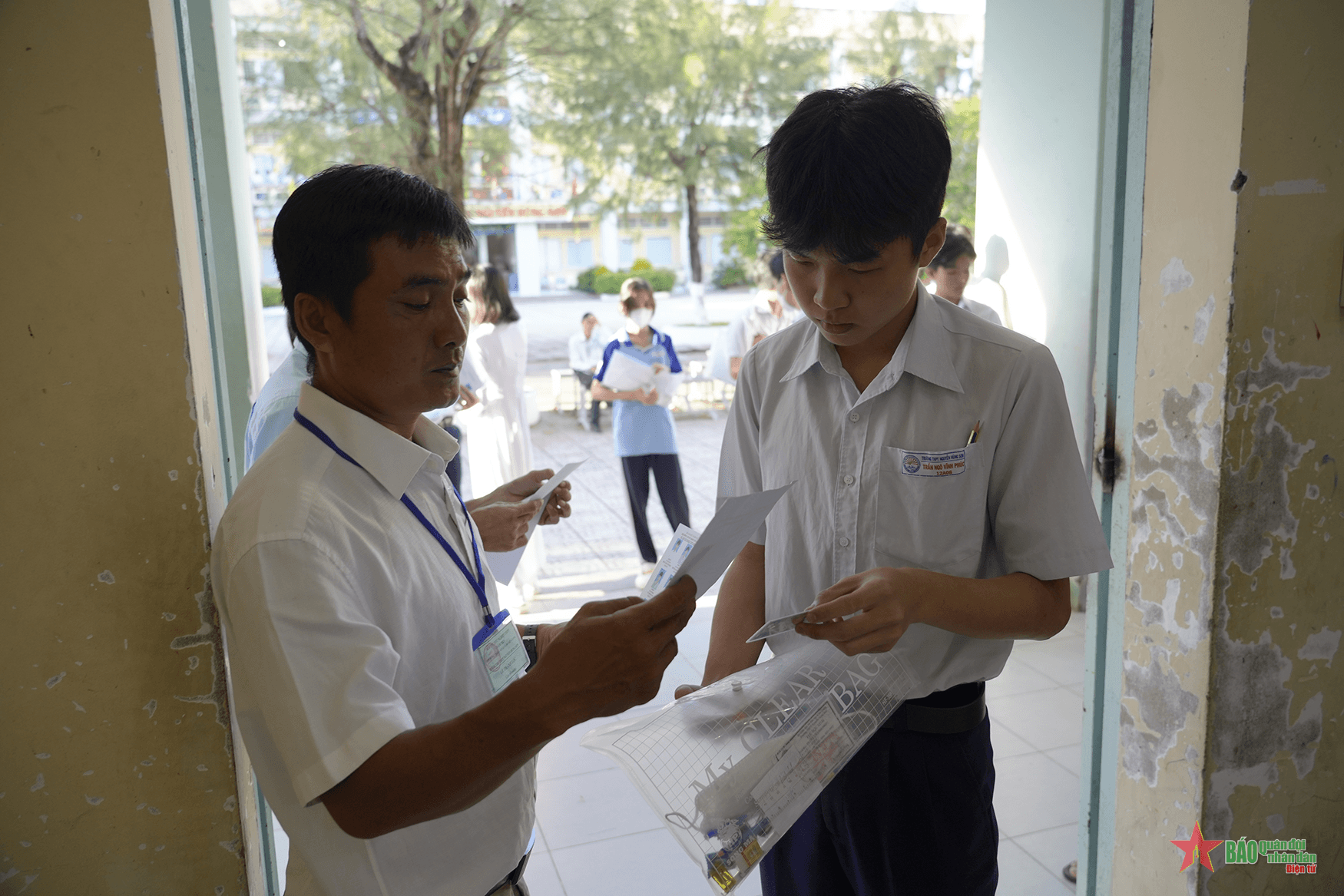Kiên Giang: Không điều cán bộ, giáo viên từ đất liền ra Phú Quốc coi thi