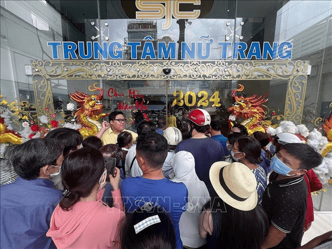 Ngân hàng Nhà nước đề nghị phối hợp xử lý hành vi tung tin thất thiệt, thao túng thị trường vàng

​