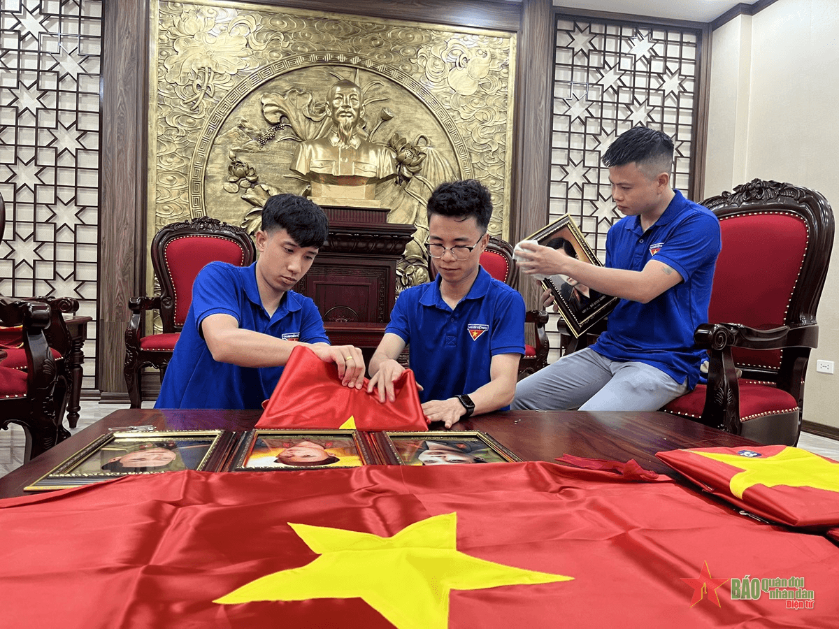 Câu chuyện sau những tấm ảnh liệt sĩ