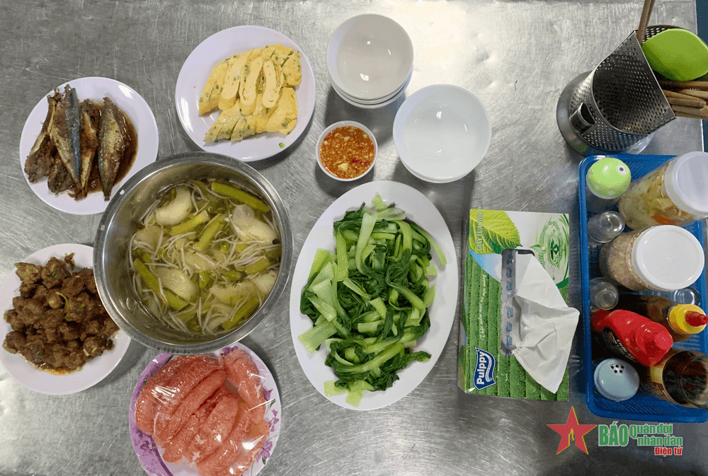 Những bữa ăn đặc biệt giữa trùng khơi