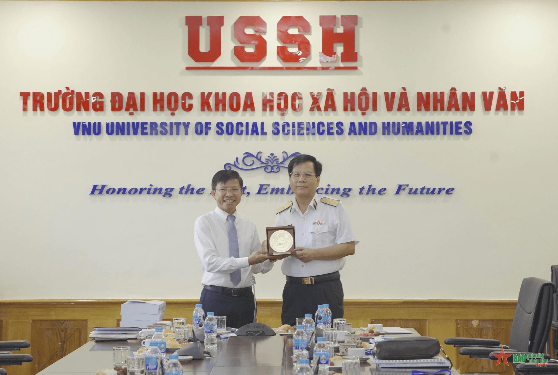 Trường Đại học Khoa học xã hội và nhân văn: 100 suất học bổng toàn phần tặng chiến sĩ Hải quân