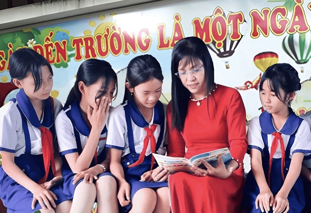 Trợ giảng cũng phải nêu gương trước học sinh