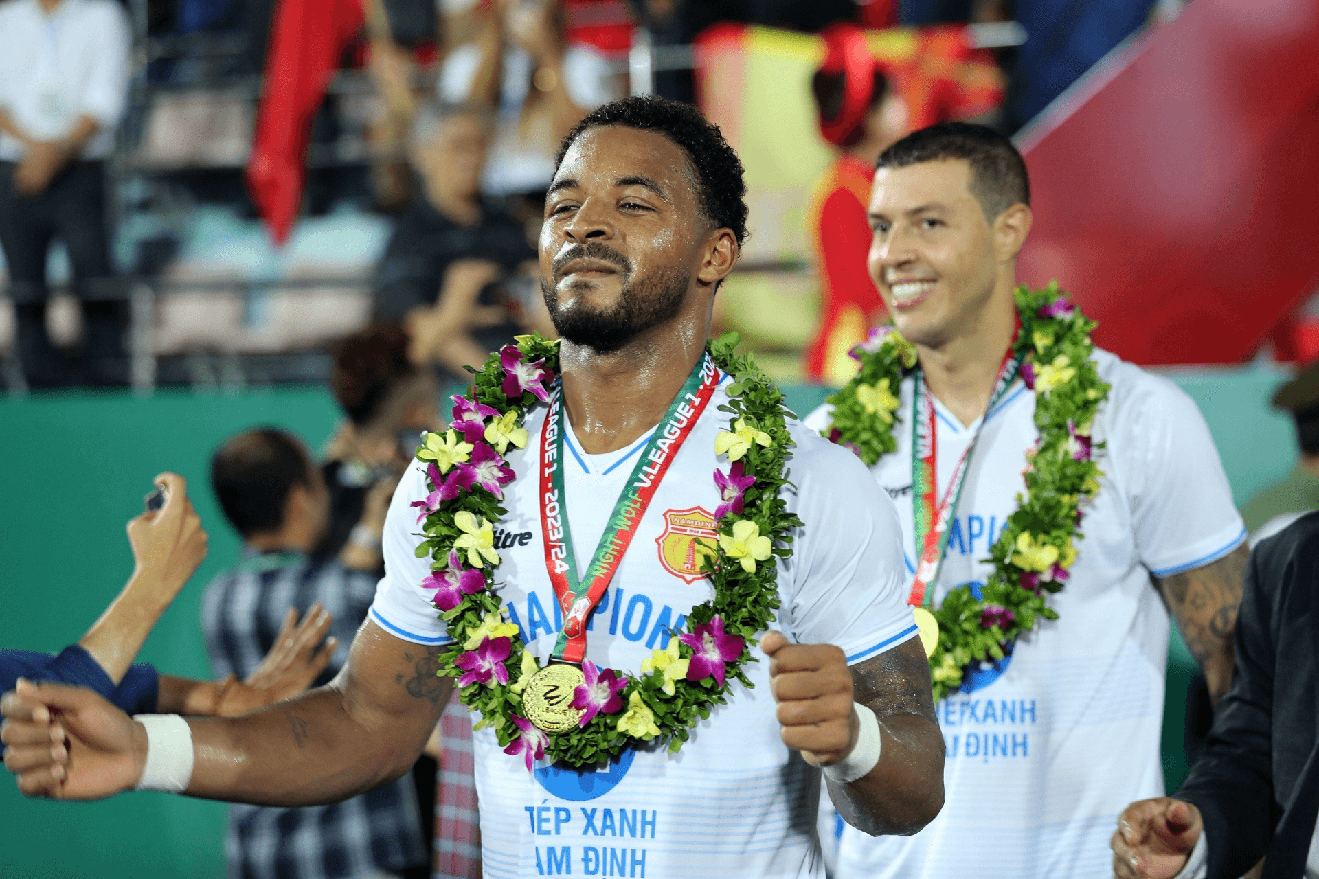 Nhìn lại V-League 2023-2024: Nam Định, Rafaelson và phần còn lại