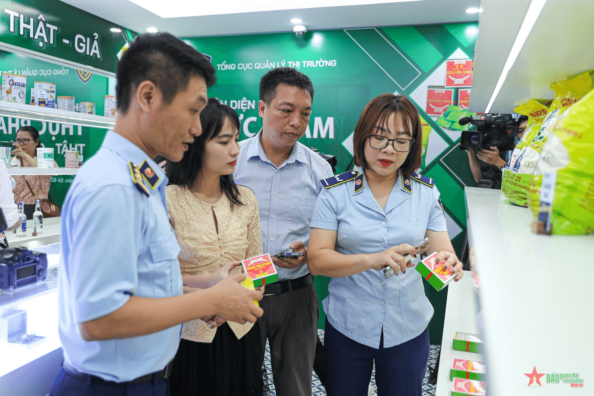 Mở cửa phòng trưng bày nhận diện hơn 400 mặt hàng thực phẩm thật-giả