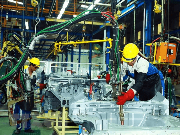 Giảm 50% lệ phí trước bạ cho xe ô tô sản xuất lắp ráp trong nước: Cú hích duy trì sản xuất nội địa, phát huy nguồn lực trong nước