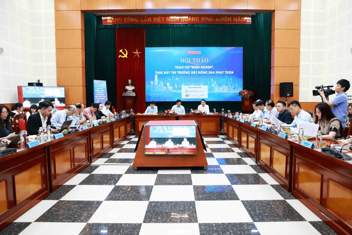 Điểm nghẽn về pháp lý, nguồn vốn là những trở lực chính của thị trường bất động sản