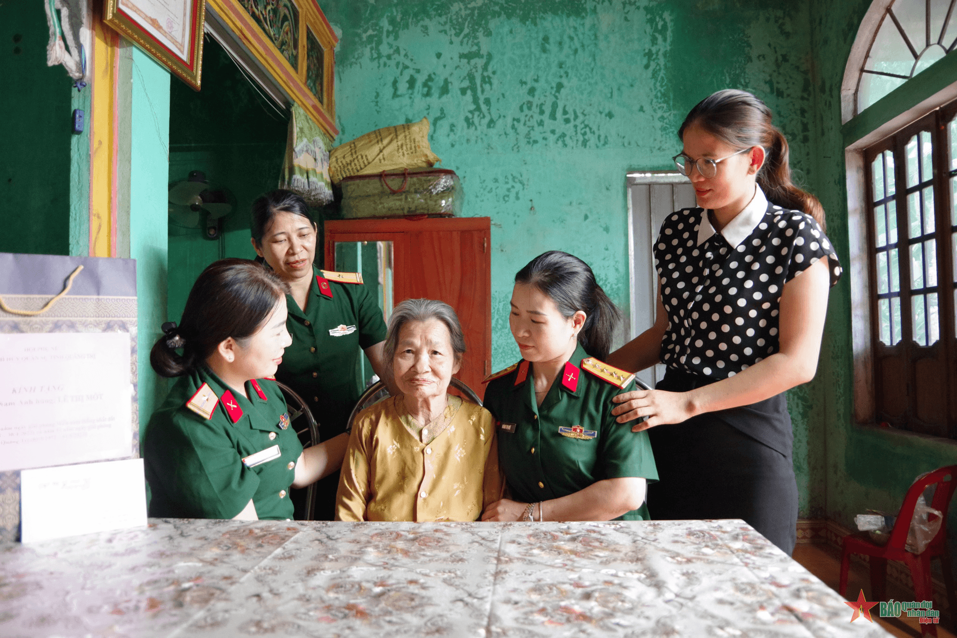 Những “đóa sen hồng” trên “vùng đất lửa”