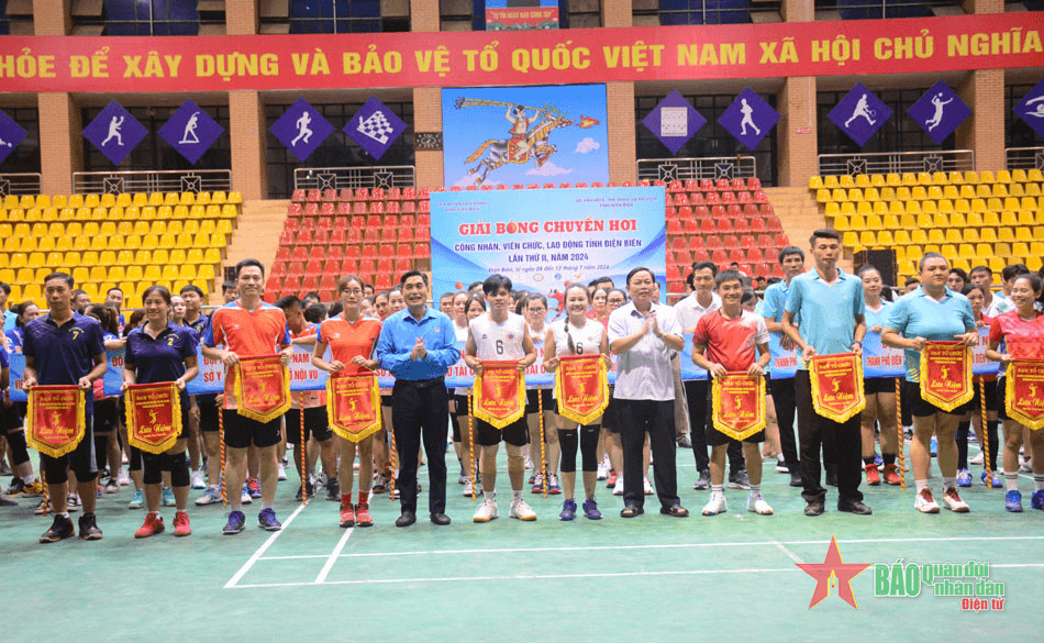 Điện Biên: Khai mạc giải bóng chuyền hơi công nhân viên chức, lao động lần thứ II năm 2024