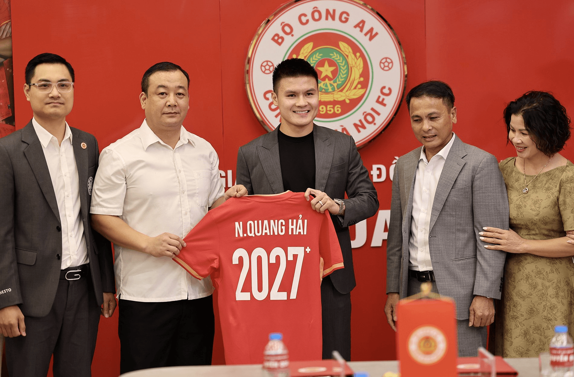 Tiền vệ Quang Hải chốt tương lai