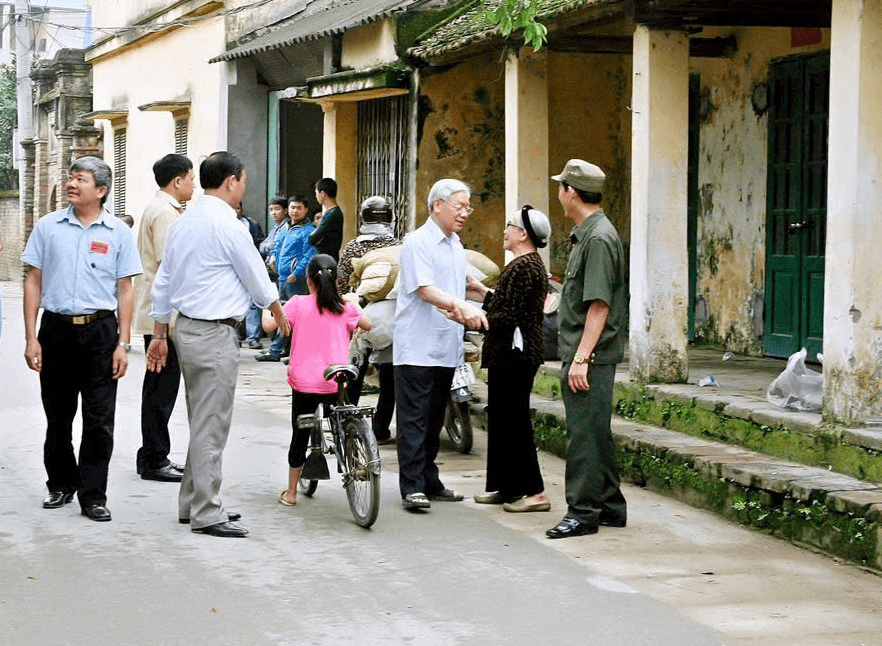 Quê hương ơn nghĩa sinh thành