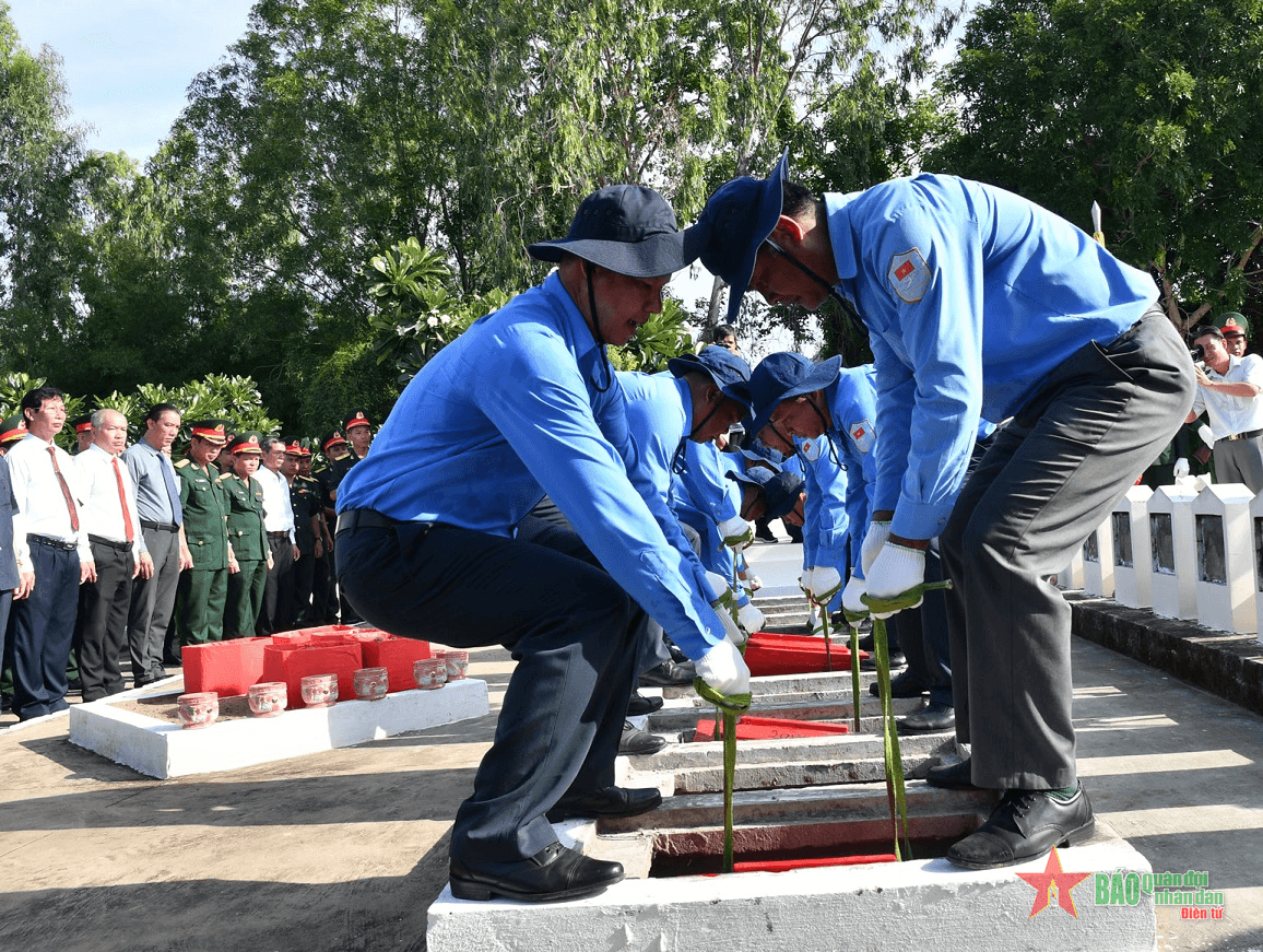 Quân khu 9 cải táng 88 hài cốt liệt sĩ