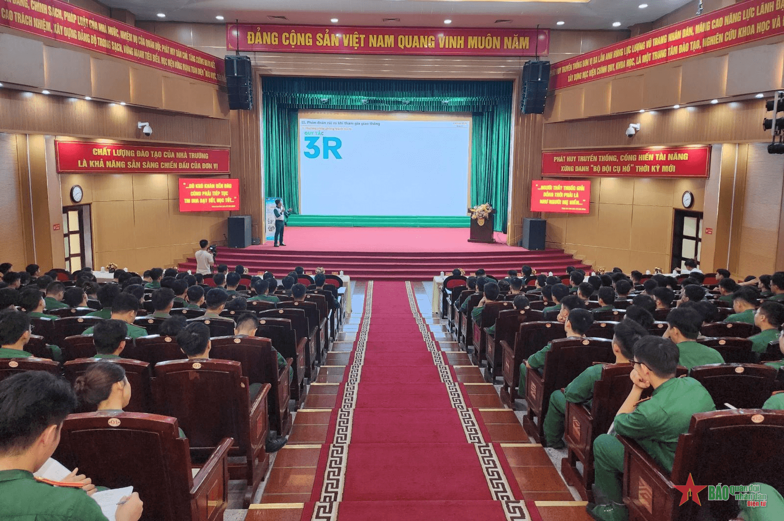 Học viện Quân y: Gần 400 học viên được phổ biến, nâng cao ý thức và văn hóa tham gia giao thông