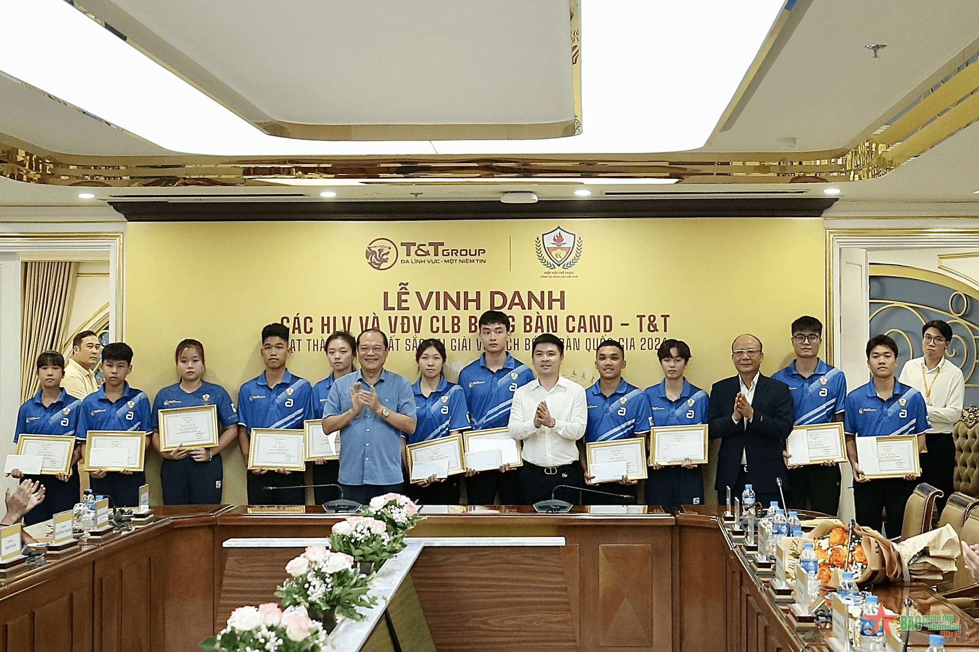 Câu lạc bộ bóng bàn CAND-T&T nhận thưởng kỷ lục