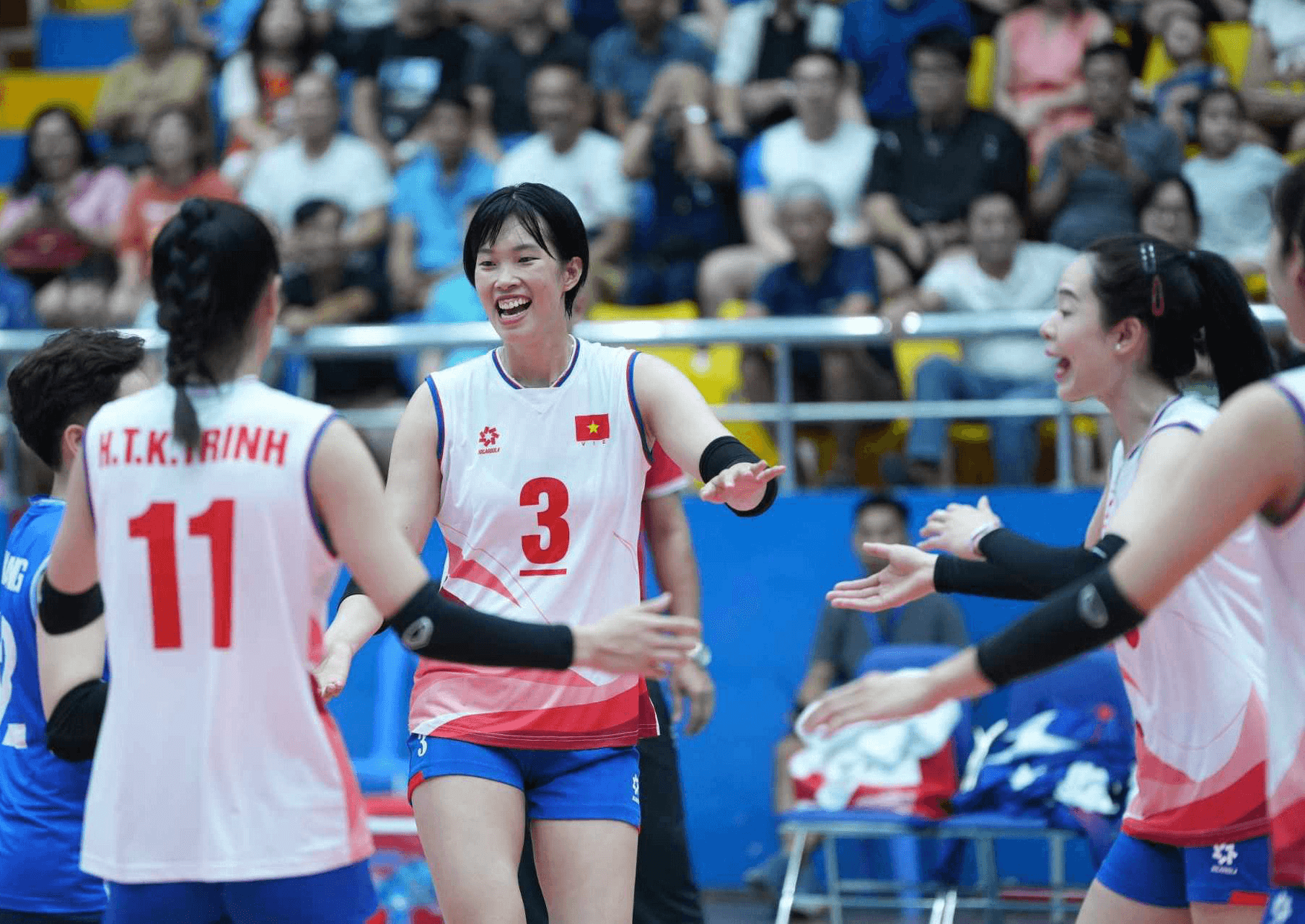 Bóng chuyền nữ Việt Nam thắng Philippines ở trận ra quân SEA V.League 2024