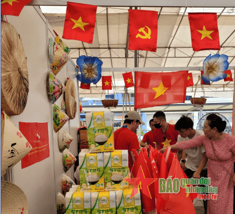 Tăng sự hiện diện của thương hiệu gạo Việt Nam tại Singapore