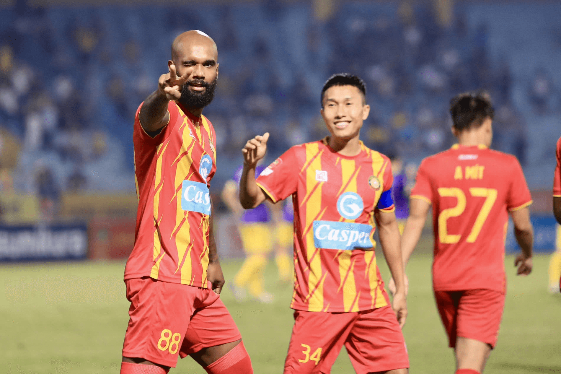 Cầu thủ Đông Á Thanh Hóa kiện đội nhà nợ lương, thưởng