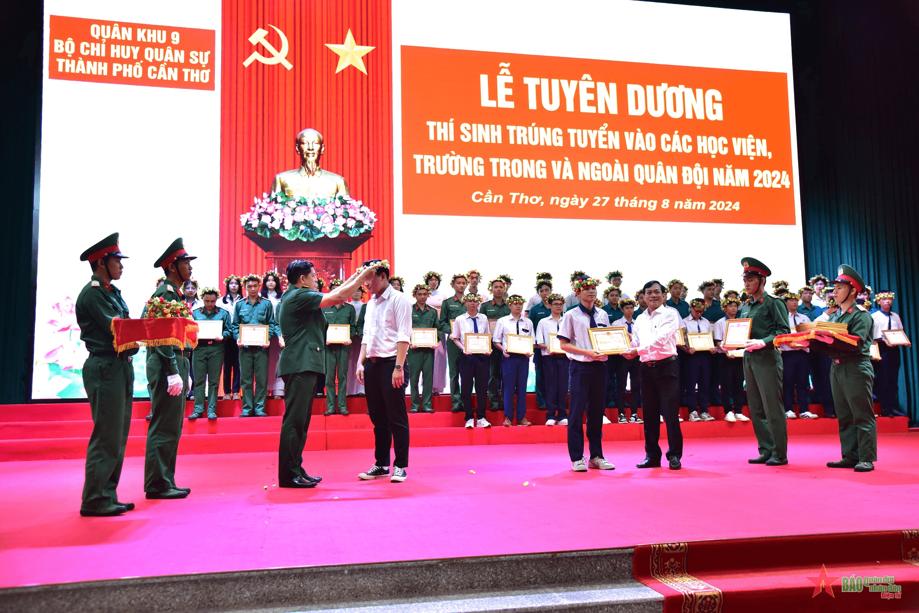 Cần Thơ: Tuyên dương thí sinh trúng tuyển vào các học viện, nhà trường trong và ngoài quân đội