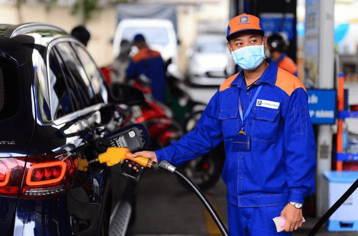 Từ chiều nay, giá xăng dầu giảm lần thứ hai liên tiếp
