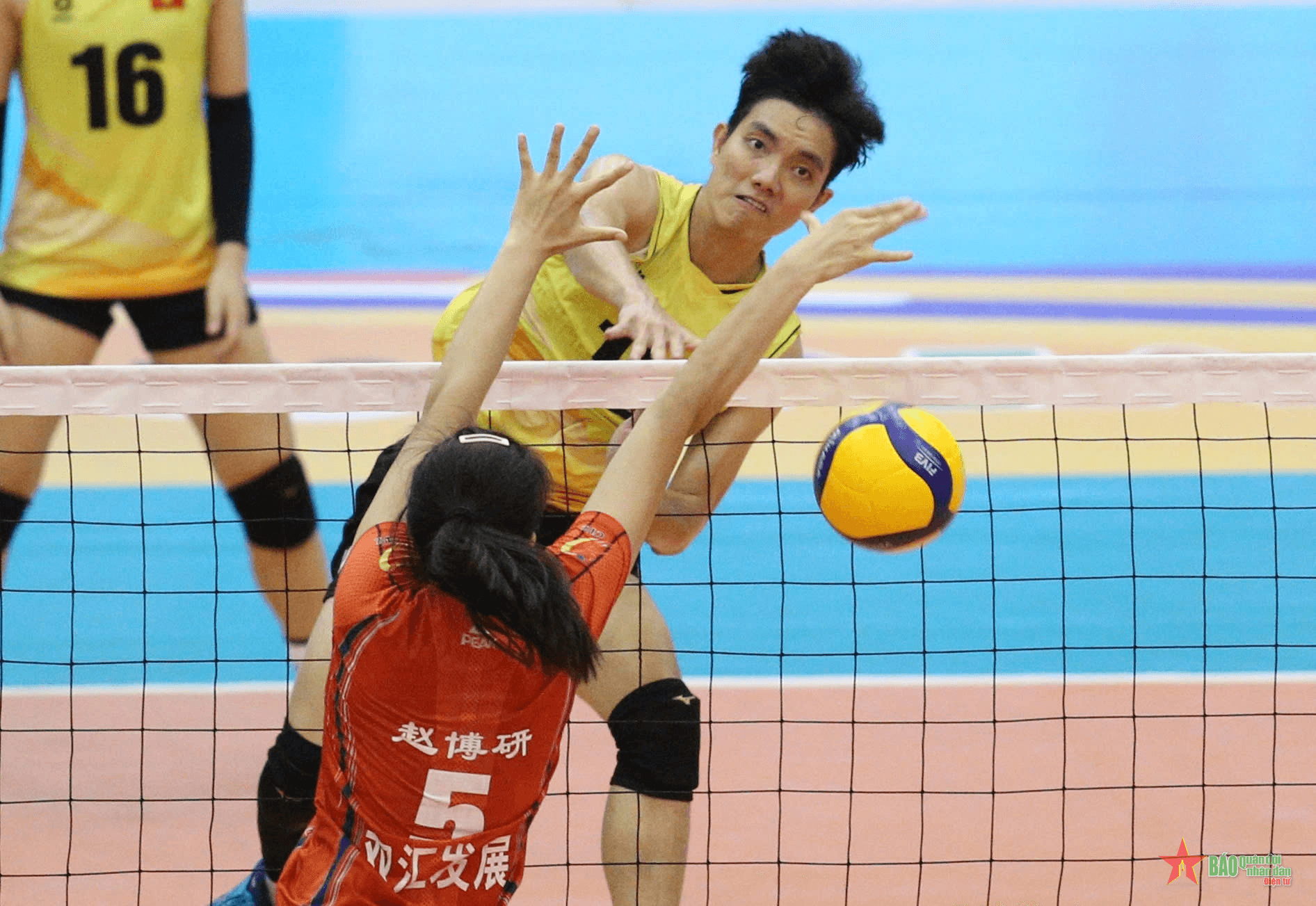 Bích Tuyền tỏa sáng, tuyển bóng chuyền nữ Việt Nam vào bán kết VTV Cup 2024