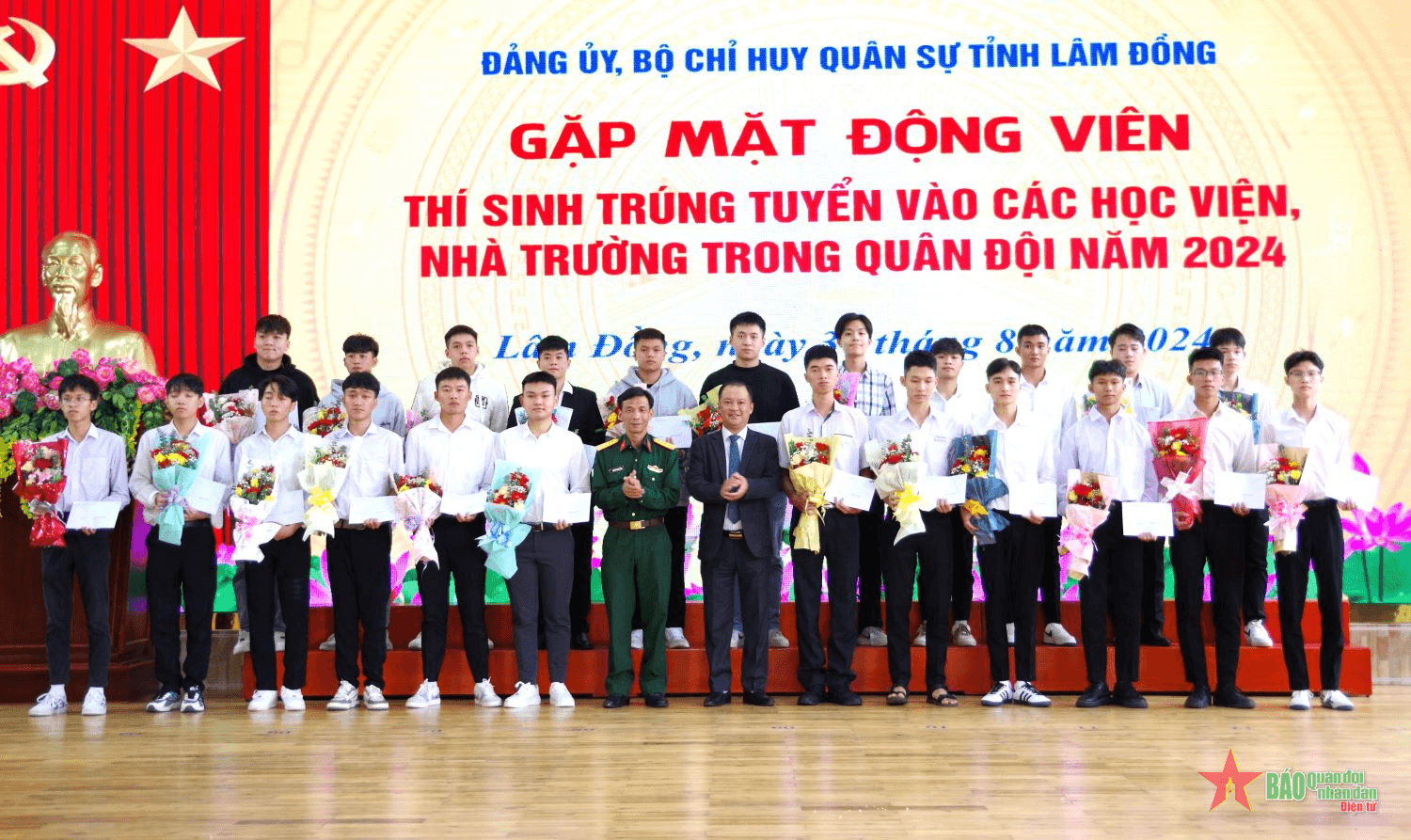 Lâm Đồng tuyên dương thí sinh trúng tuyển vào các học viện, nhà trường quân đội