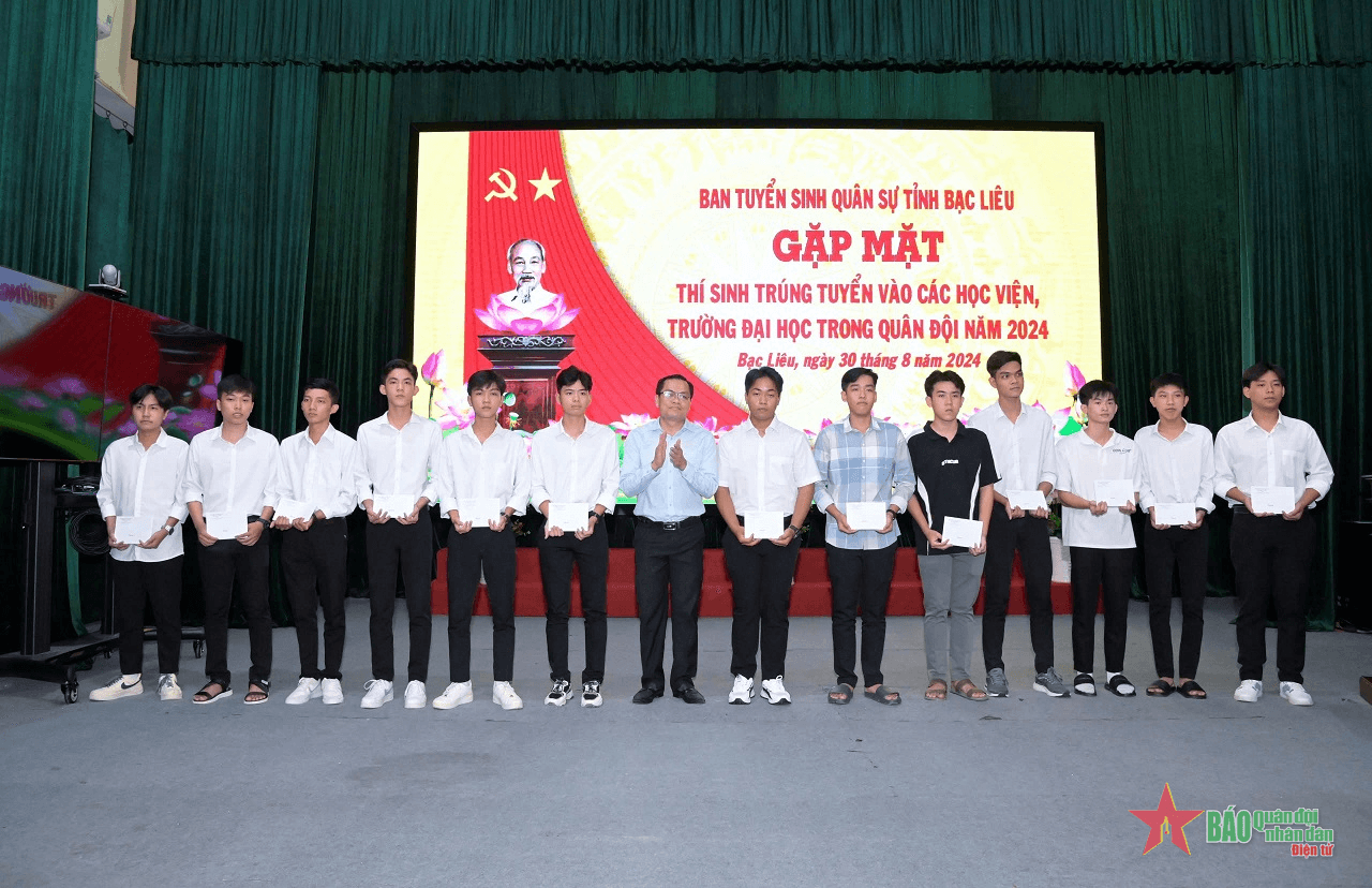 Bạc Liêu gặp mặt thí sinh trúng tuyển vào các trường trong quân đội