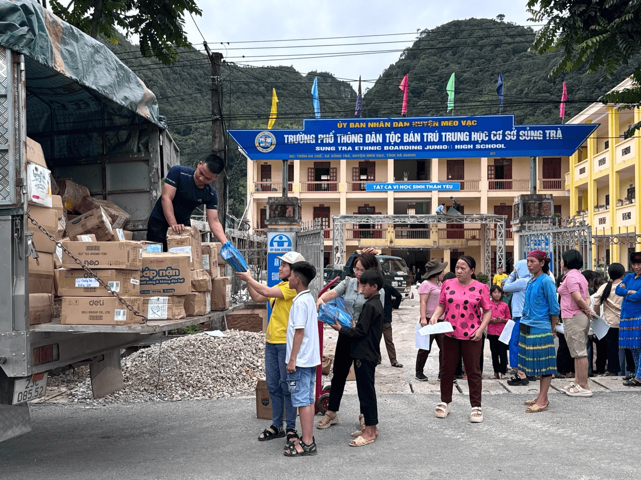 Huyện vùng cao sẵn sàng cho năm học mới