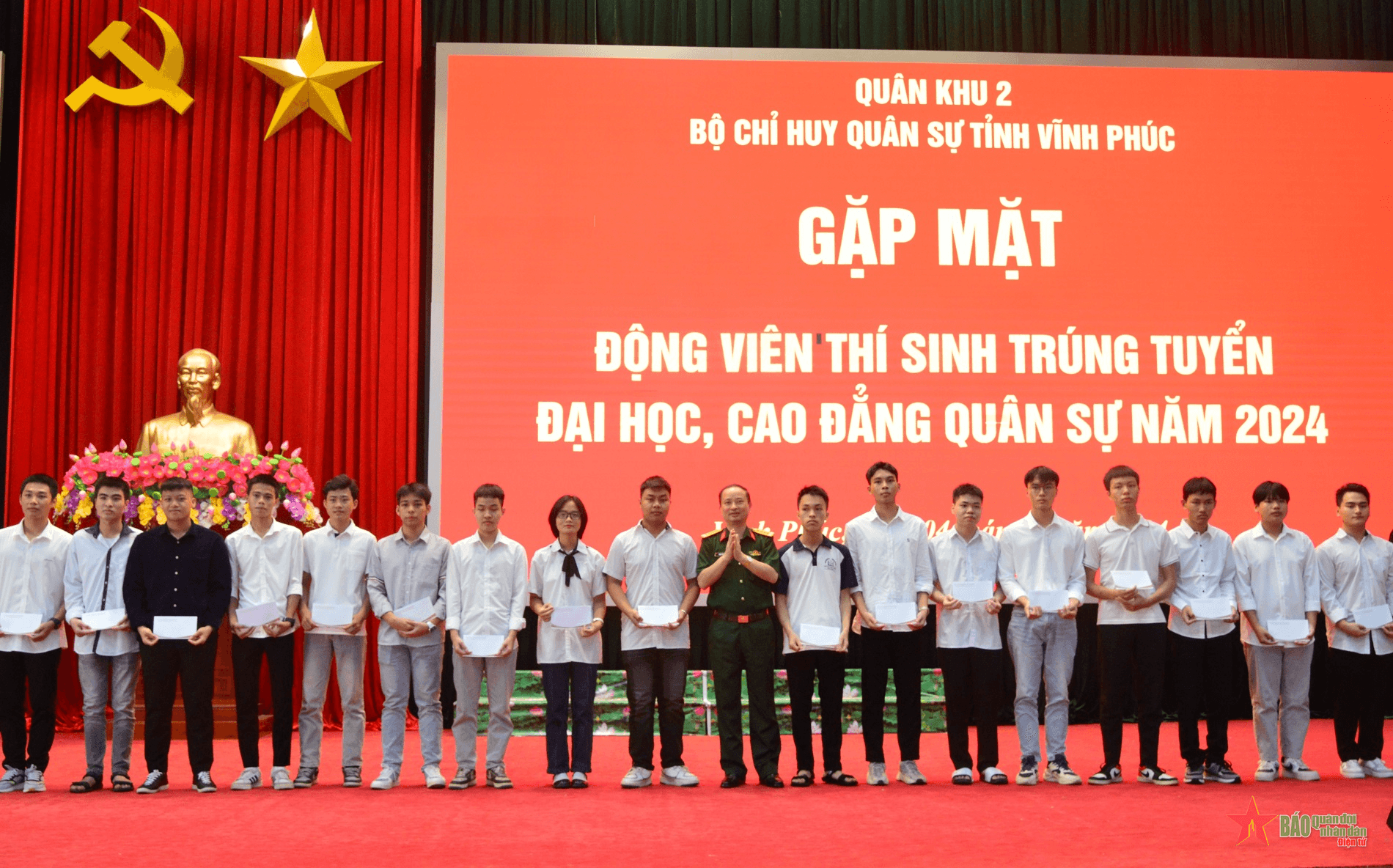 Bộ CHQS tỉnh Vĩnh Phúc gặp mặt các thí sinh trúng tuyển đại học, cao đẳng quân sự năm 2024