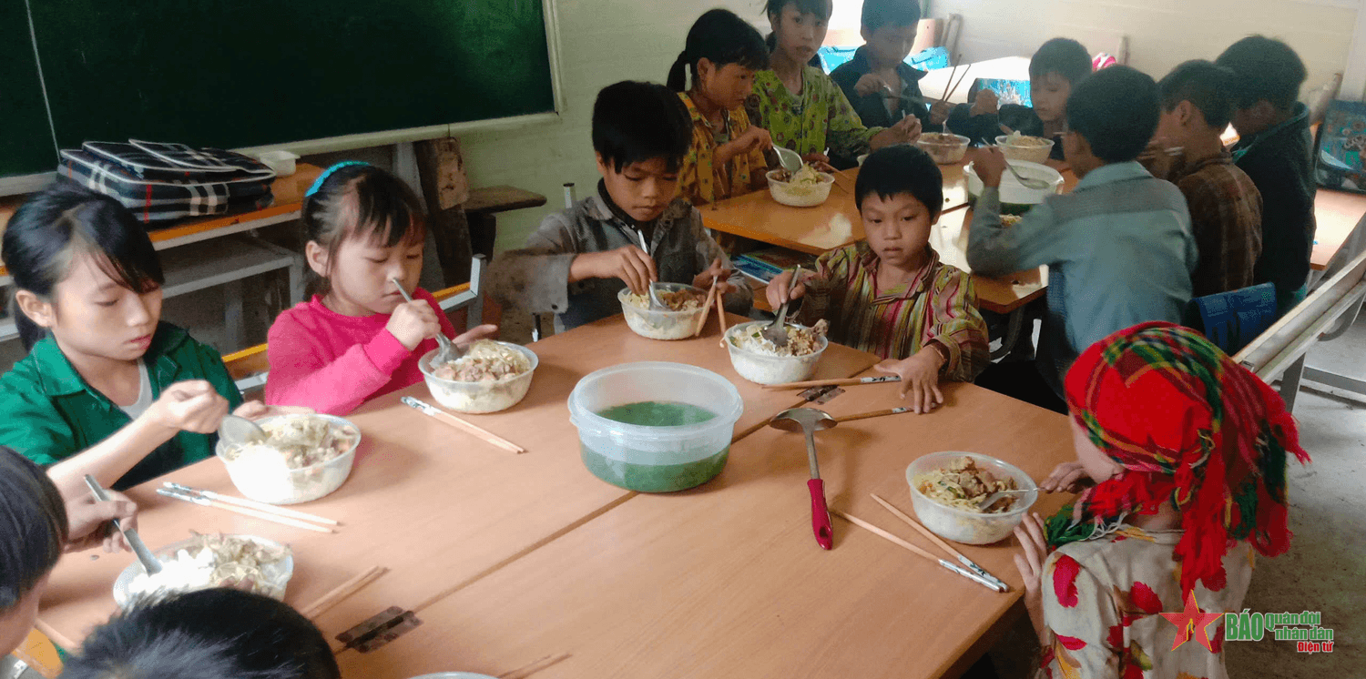 Dạy chữ ở xóm “nhiều không”