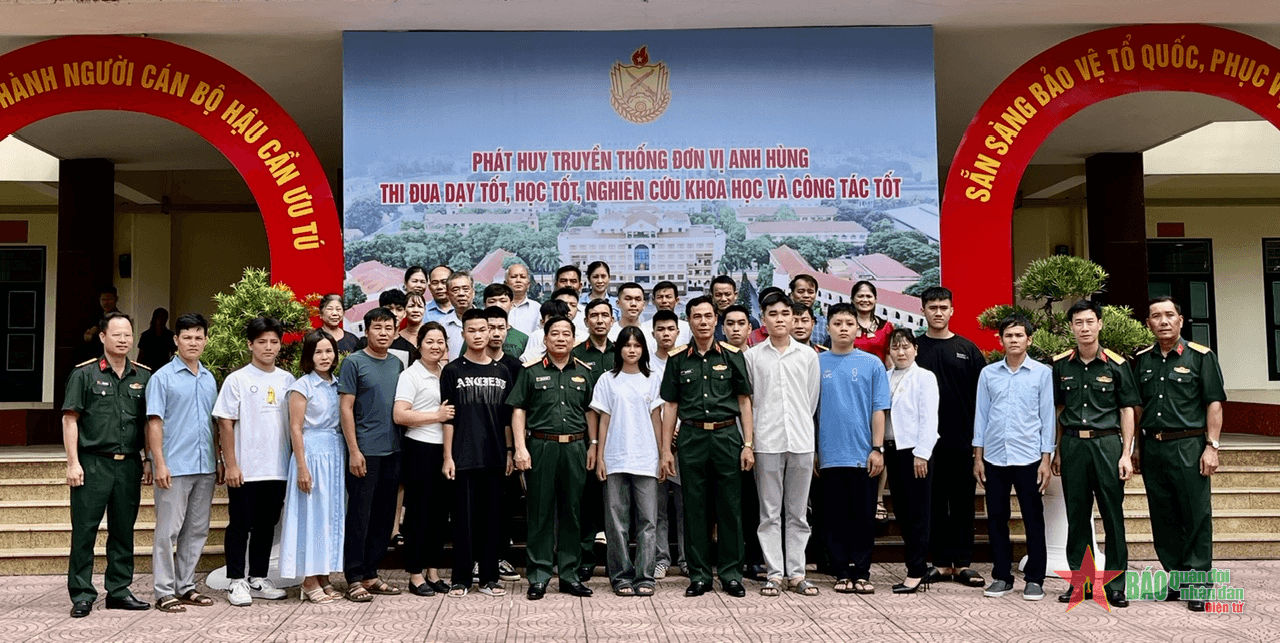 Tiếp nhận học viên trúng tuyển khóa 31 tại Học viện Hậu cần: Đầm ấm, yêu thương, nêu gương, trách nhiệm