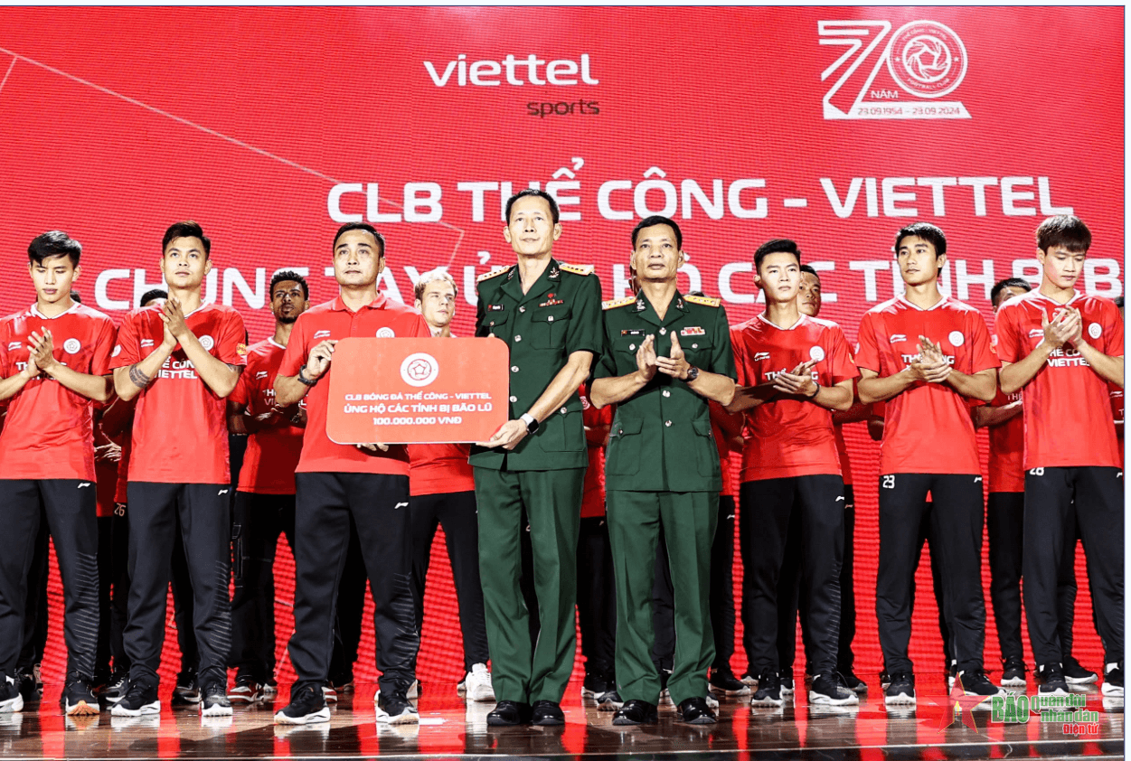 "Bầu ơi thương lấy bí cùng”