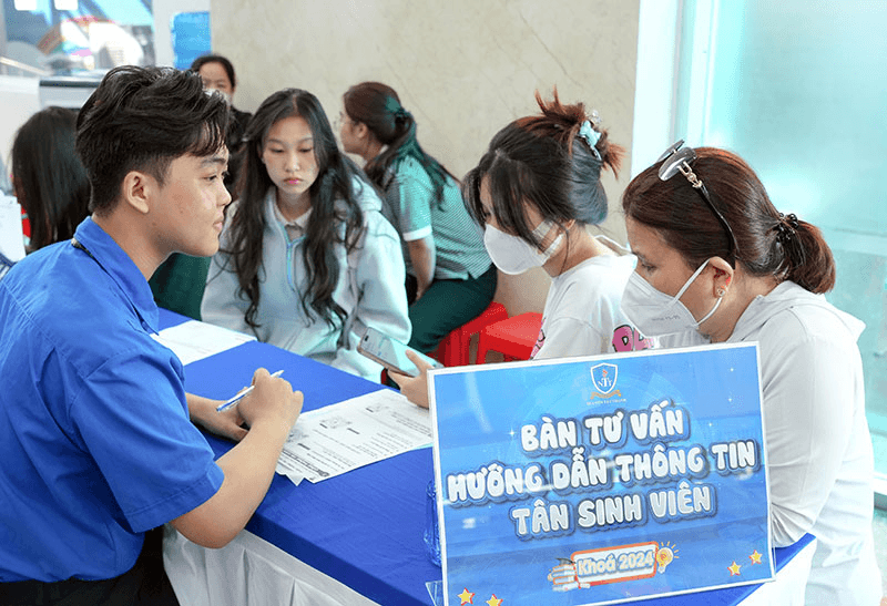 Tận tình đón tiếp, chăm lo chu đáo