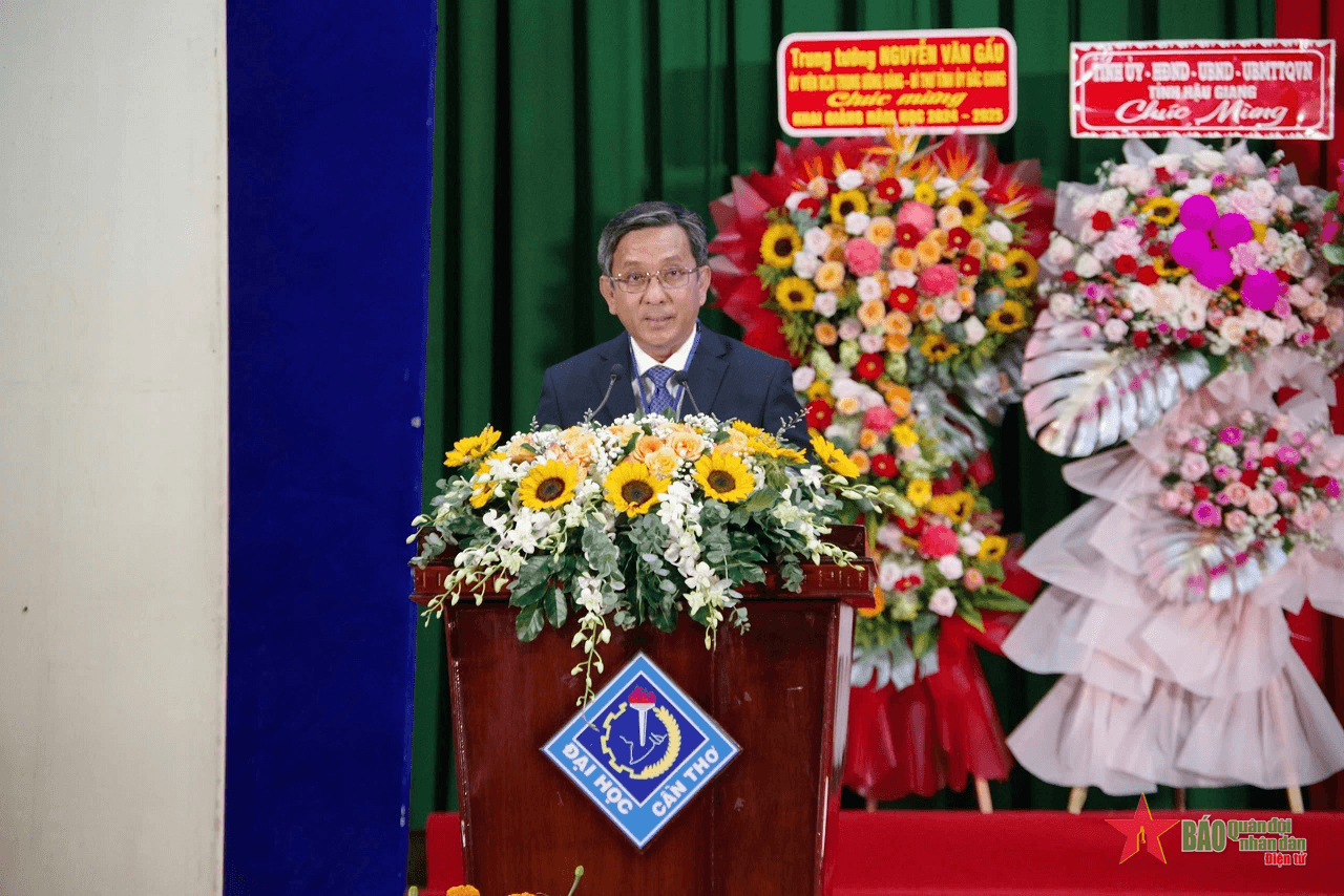 Trường Đại học Cần Thơ khai giảng năm học mới 2024-2025
