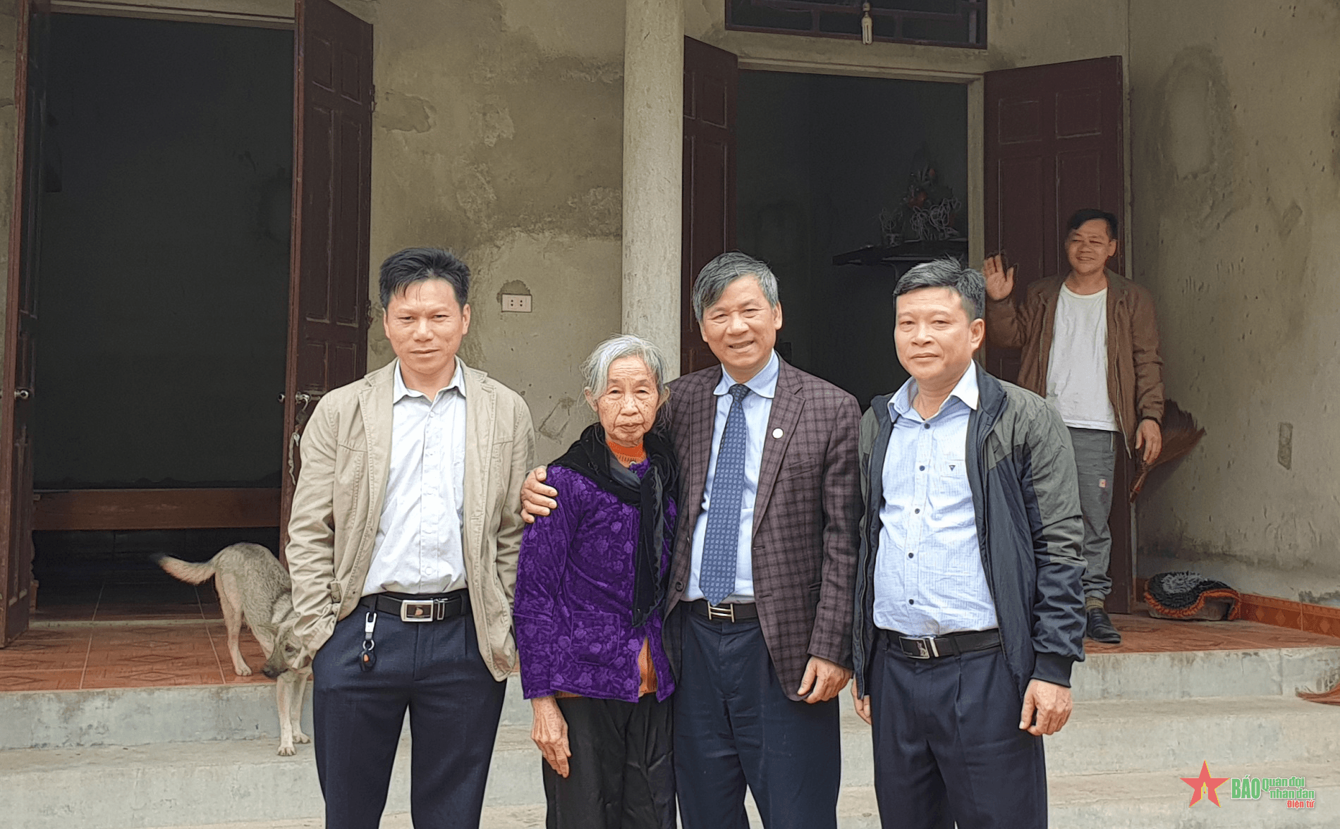 K8 - dấu ấn tình người