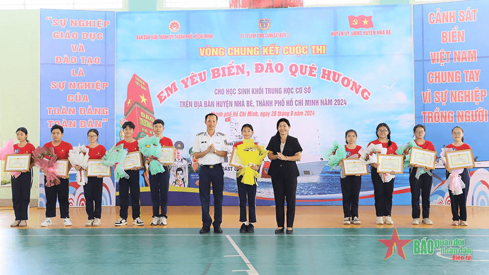 Hơn 10.000 học sinh huyện Nhà Bè tham gia cuộc thi "Em yêu biển, đảo quê hương"