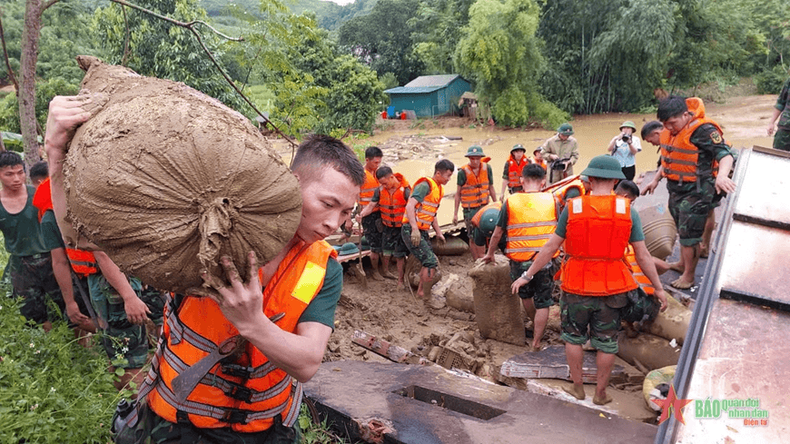 Nhân dân là trên hết
