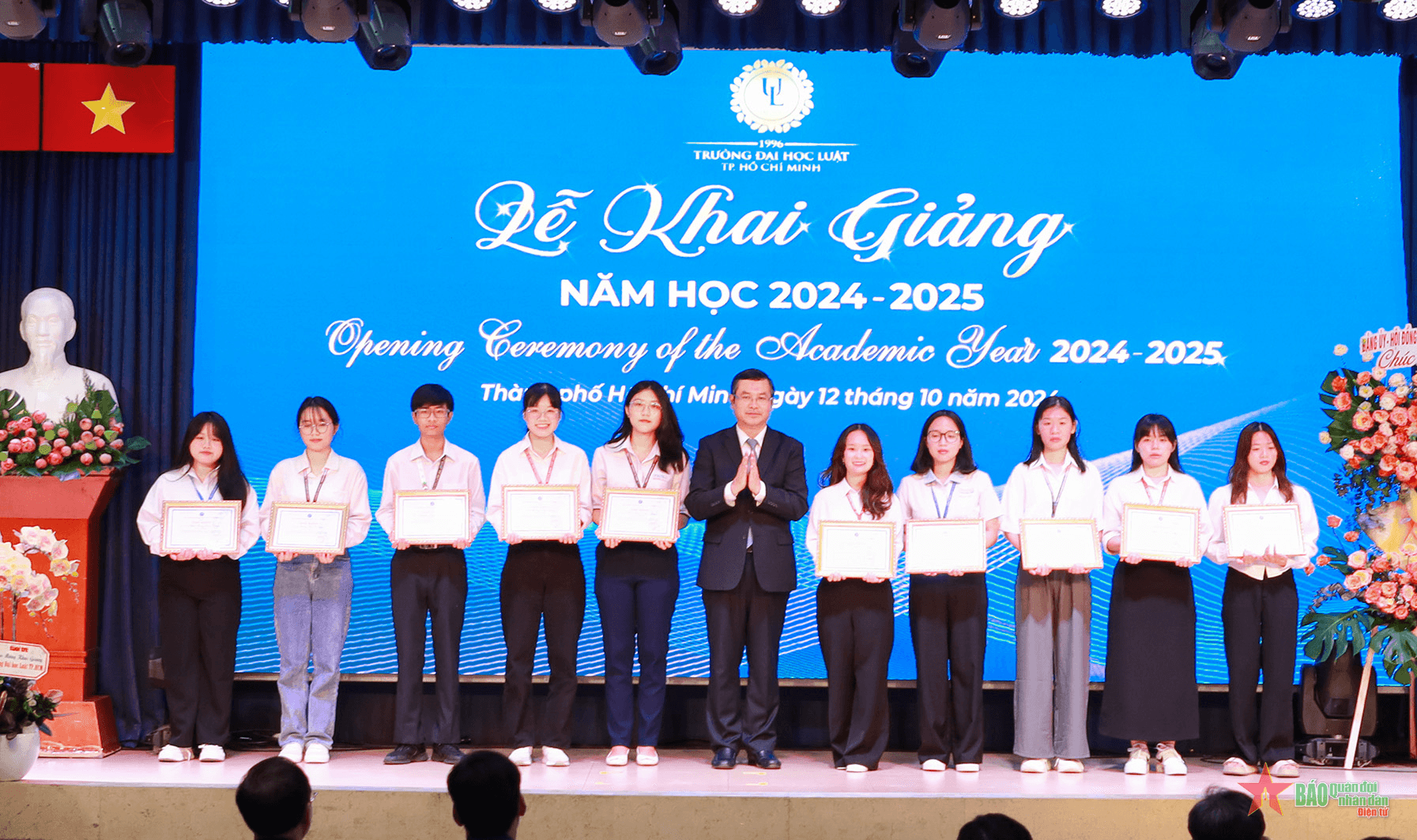 Trường Đại học Luật TP Hồ Chí Minh vinh danh sinh viên tiêu biểu
