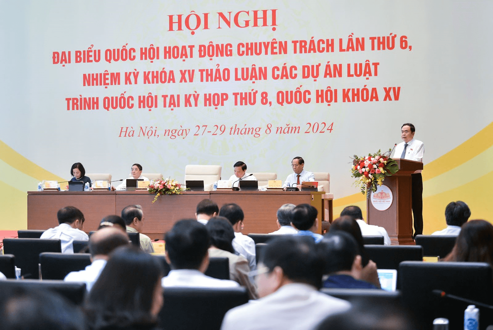 Ban hành luật, lấy chất lượng làm trọng