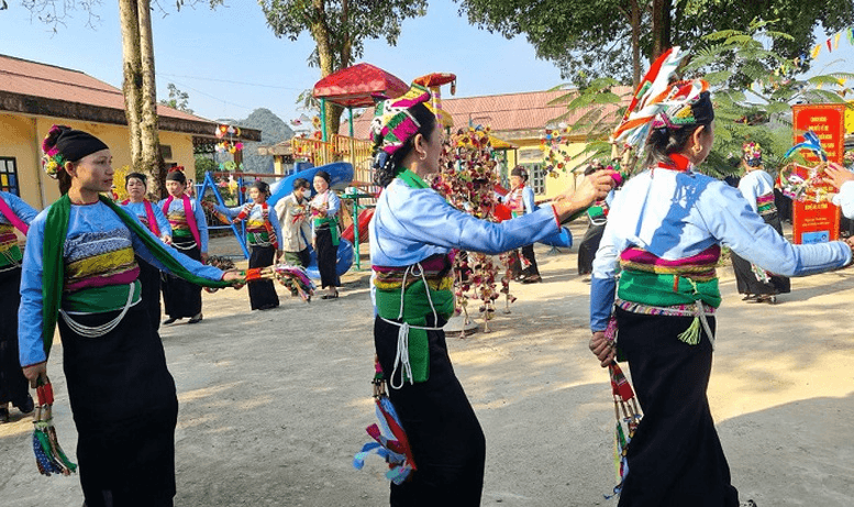 Bảo tồn chữ viết của đồng bào