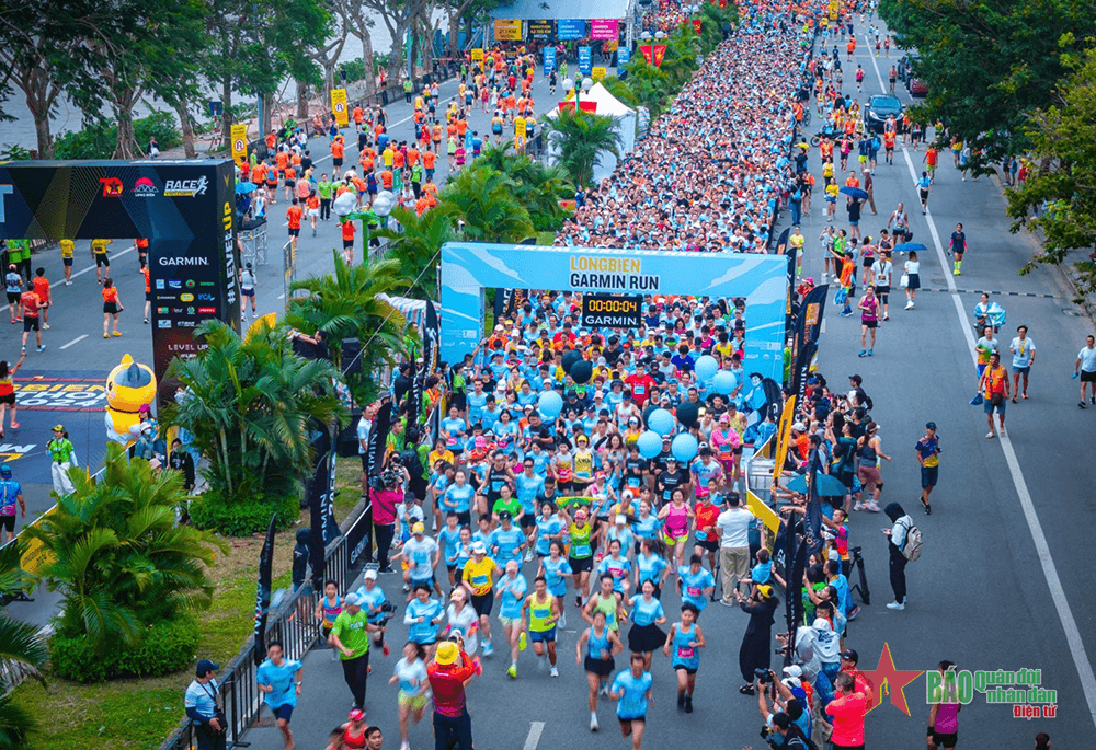 Hàng nghìn vận động viên từ mọi cấp độ tham gia giải chạy Longbien Garmin Run 2024