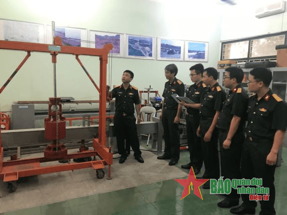 Khai thác hiệu quả phòng thí nghiệm phục vụ đào tạo và nghiên cứu khoa học