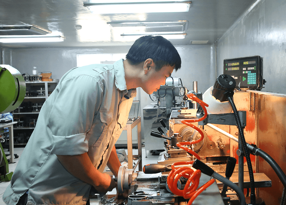 Khai thác hiệu quả tiềm lực, thế mạnh về lao động, công nghệ