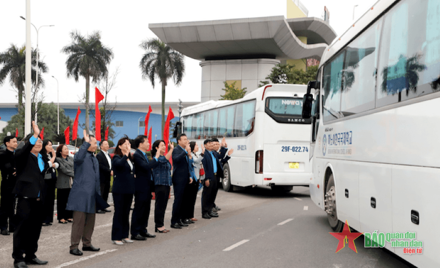 Hà Nội sẽ hỗ trợ vé xe 5.000 công nhân lao động về quê đón Tết Nguyên đán 2025