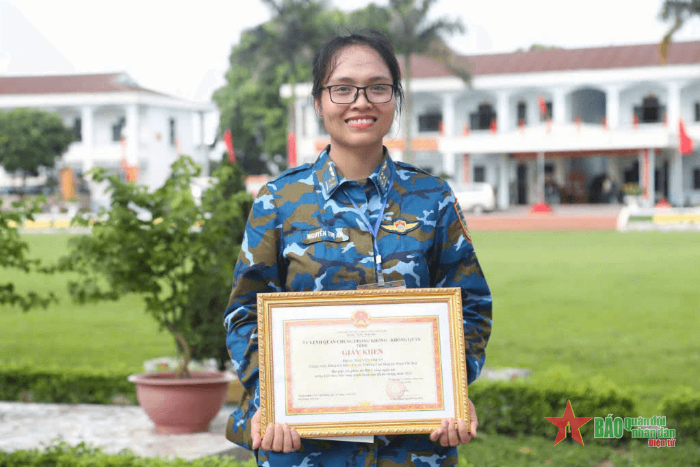 Giảng viên trẻ nỗ lực cống hiến