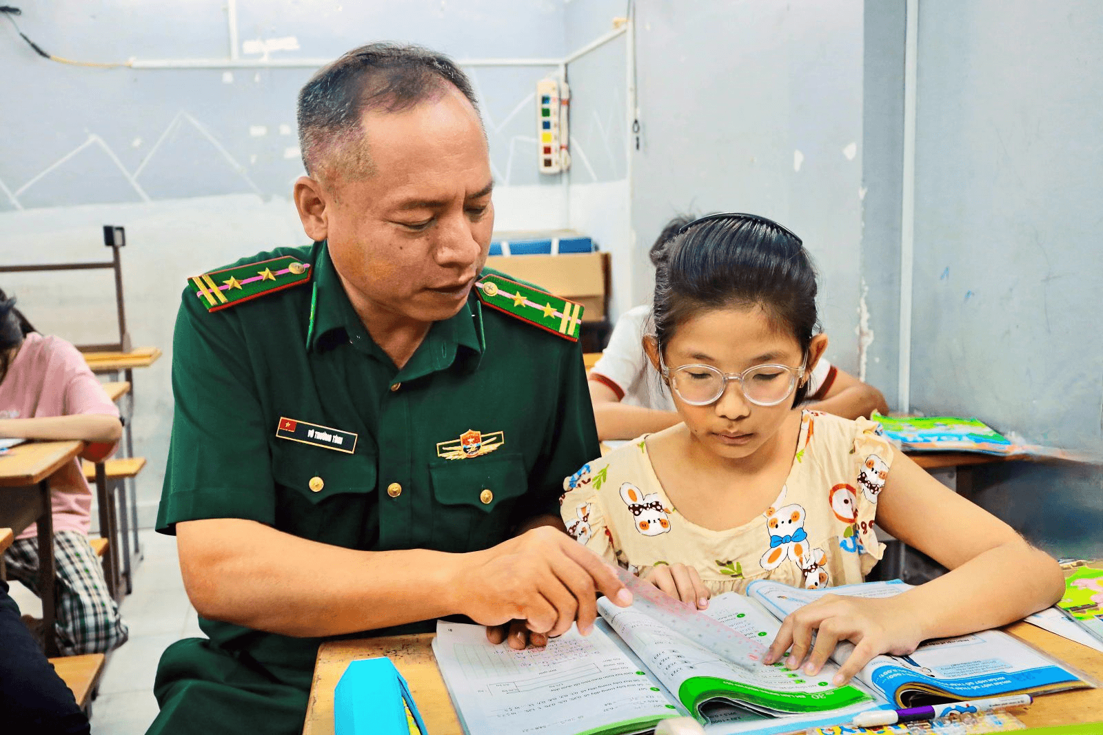 Lớp học tình thương giữa lòng thành phố