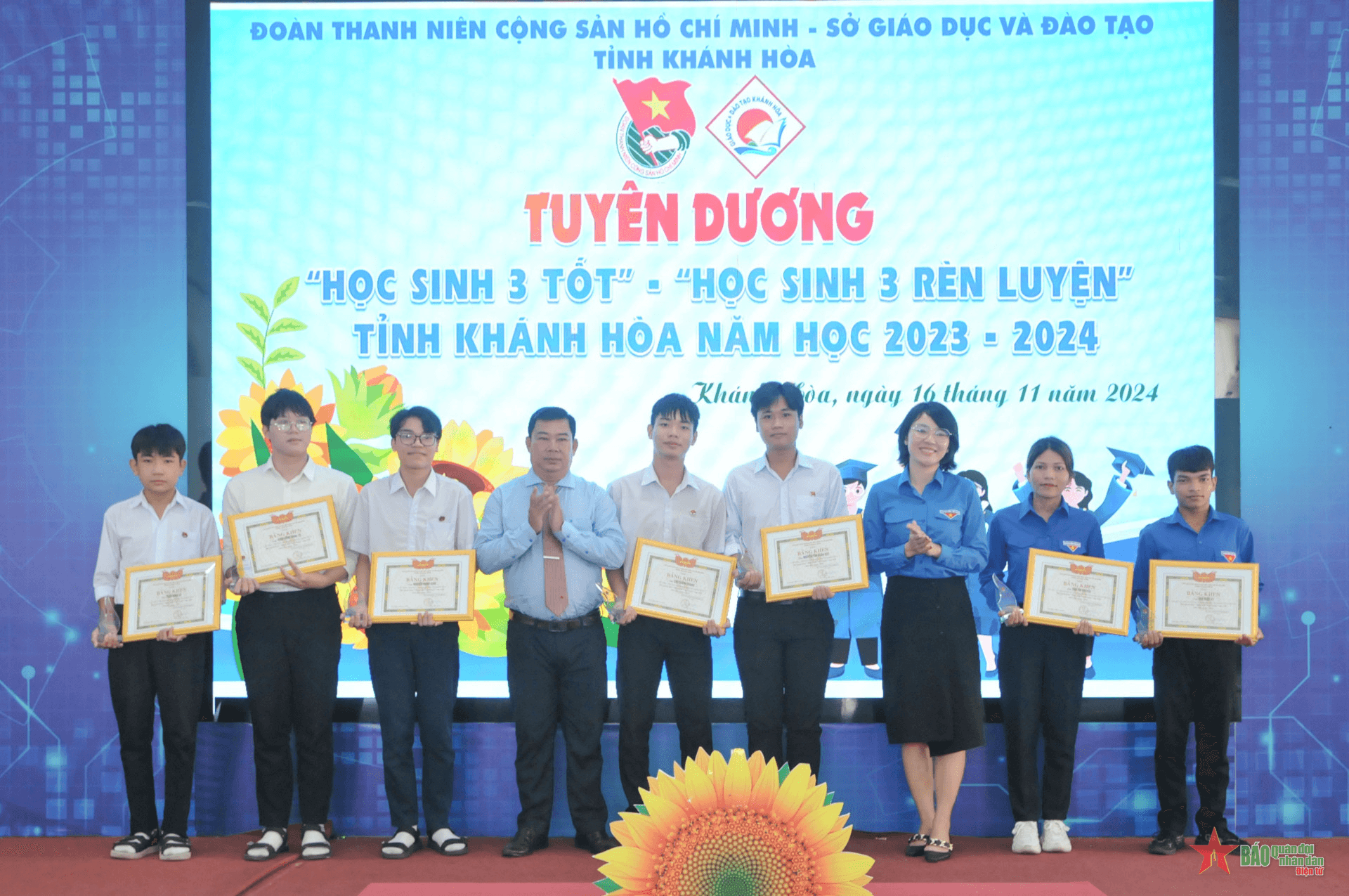 Tỉnh đoàn Khánh Hòa tuyên dương học sinh, nhà giáo, cán bộ trẻ